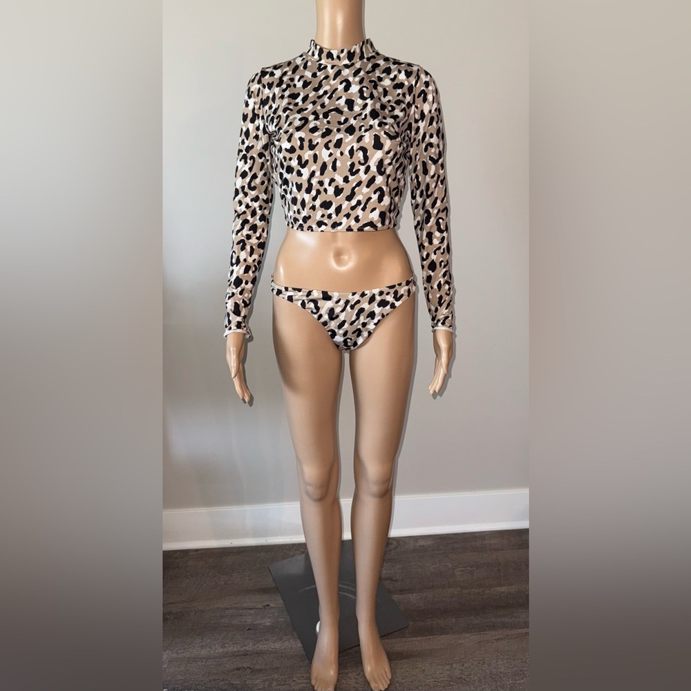 Vitamin A Remy Rashguard in Wildcat
California High-Leg Bikini
Bottom in Wildcat
